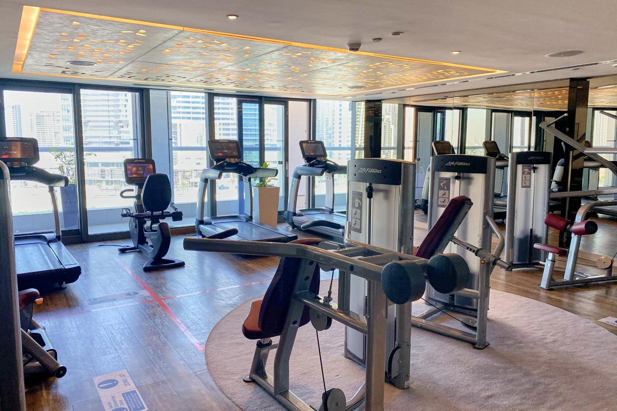 Aliving Supreme 2br Paramount Towers Business Bay 6206 شقة